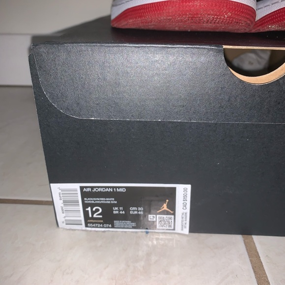 Jordan 1 Mid Banned Size 12US - Picture 5 of 5